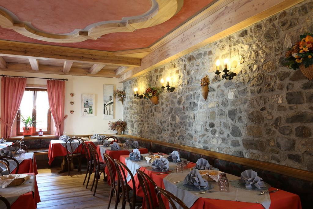 Albergo Centrale Forni di Sopra Exterior photo