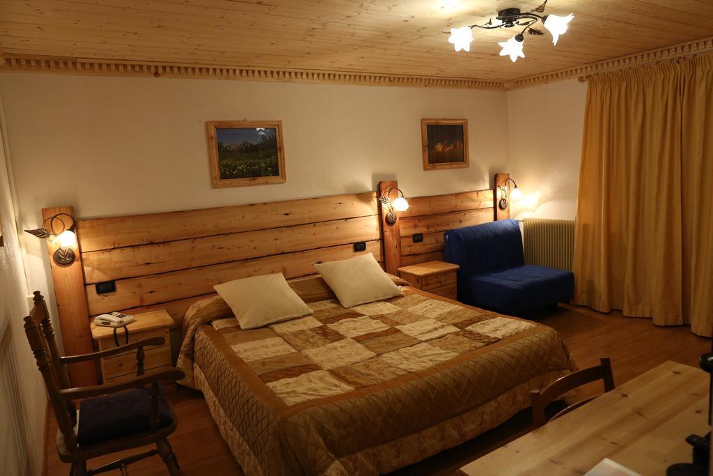 Albergo Centrale Forni di Sopra Exterior photo