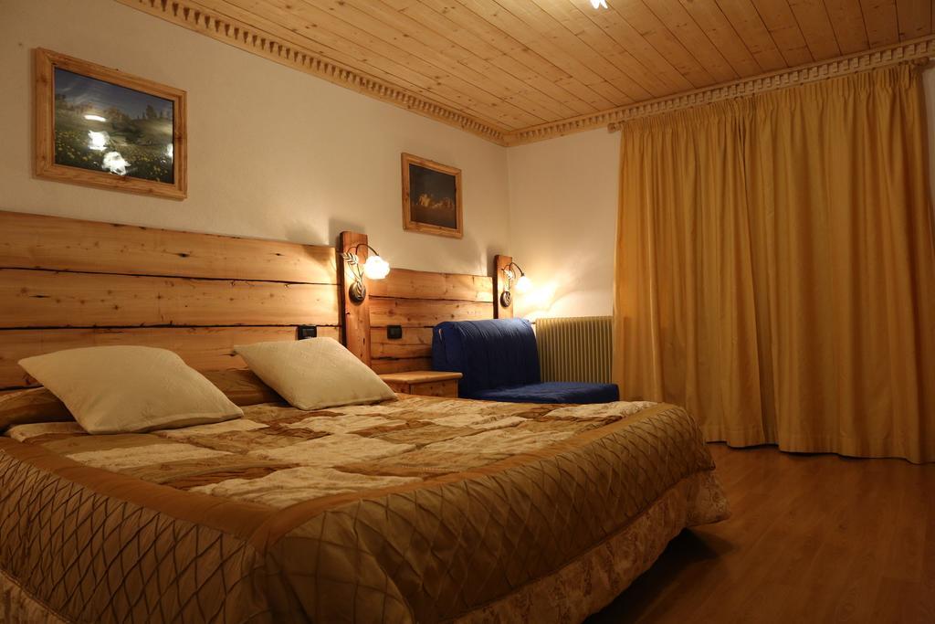 Albergo Centrale Forni di Sopra Exterior photo