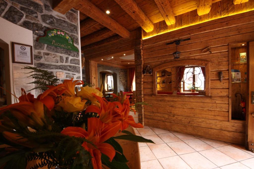Albergo Centrale Forni di Sopra Exterior photo