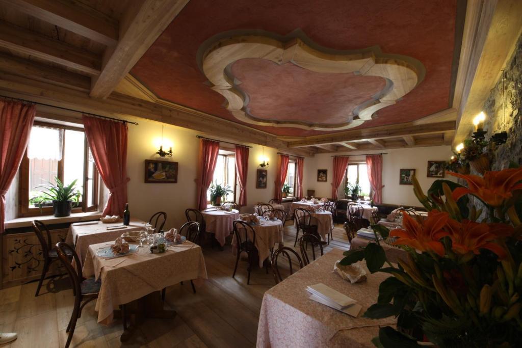 Albergo Centrale Forni di Sopra Exterior photo