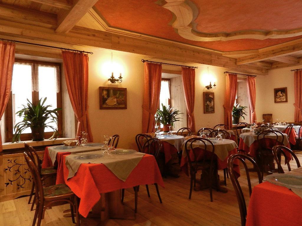Albergo Centrale Forni di Sopra Exterior photo